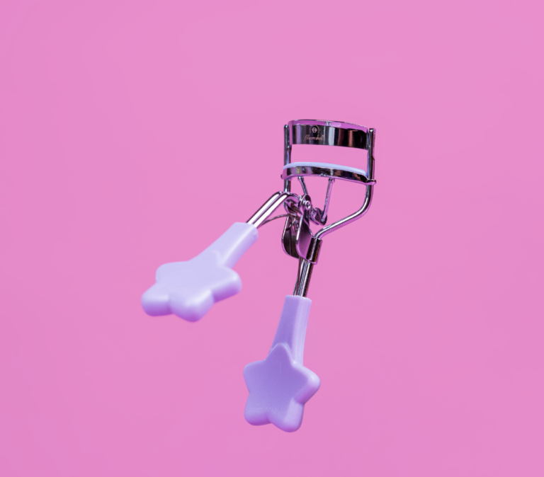 Encrespador de pestañas Luxe Curl – Bloomshell - Glow Beauty Distribuidores Milagros